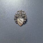 13.07.2021. Końskie. Skarby przy kościele. Wpinka herbowa - okres nieznany, herb w trakcie identyfikacji / Radosław Nowek / Stowarzyszenie Historyczne Pasja
