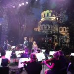 16.08.2020. Kielce. Koncert "Polska dziękuje. W świętokrzyskim pieśń się niesie" pod batutą Piotra Rubika (w środku) / Wiktor Taszłow / Radio Kielce