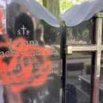 Na zdjęciu: zniszczony grób śp. mec. Joanny Agackiej-Indeckiej / Radio Łódź