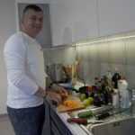 04.08.2021. Letnia kuchnia Radia Kielce. Kosmiczna środa. Na zdjęciu: Mirosław Ciołak - szef kuchni restauracja SIESTA w Ostrowcu Świętokrzyskim / Anna Kwapisz / Radio Kielce