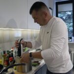 04.08.2021. Letnia kuchnia Radia Kielce. Kosmiczna środa. Na zdjęciu: Mirosław Ciołak - szef kuchni restauracja SIESTA w Ostrowcu Świętokrzyskim / Anna Kwapisz / Radio Kielce