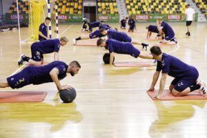 02.08.2021 Kielce. Trening piłkarzy ręcznych Vive Łomża Kielce / Jarosław Kubalski / Radio Kielce