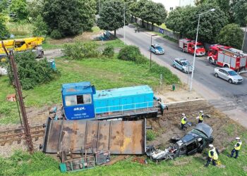 Miejsce śmiertelnego wypadku przy ulicy Lipowej w wielkopolskim Pleszewie / Tomasz Wojtasik / PAP