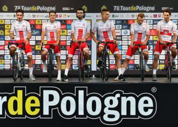 08.08.2021. Lublin. Kolarze Reprezentacji Polski podczas prezentacji drużyn 78. Tour de Pologne. Wśród 153 kolarzy jest 12 Polaków / Wojtek Jargiło / PAP