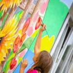 03.08.2021. Pacanów. Mural powstały w ramach Projektu „A teraz folklor! Otwieramy okno na świętokrzyską kulturę” / Centrum Bajki w Pacanowie