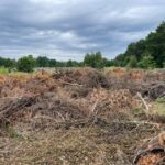 04.08.2021. Starachowice. Śmieci składowane na cmentarzach komunalnych / Stowarzyszenie "Inicjatywa dla Starachowic"/Facebook