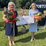 16.08.2021 Czyżów Szlachecki w gminie Zawichost. Konferencja o przyznaniu dofinansowania na boisko wielofunkcyjne. Na zdjęciu (od lewej): Katarzyna Kondziołka - burmistrz Zawichostu, Anna Krupka wiceminister kultury i sportu / Grażyna Szlęzak-Wójcik / Radio Kielce