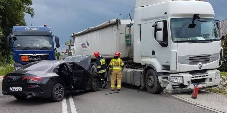 04.08.2021. Zrecze Duże. Wypadek / KM PSP Kielce