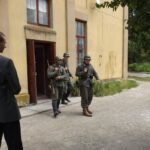 28.08.2021. Czostków w gminie Krasocin. Stacja kolejowa Ludynia. Zdjęcie z planu filmu: Zbigniew Kruszelnicki „Wilk" - rok 2017. / archiwum własne