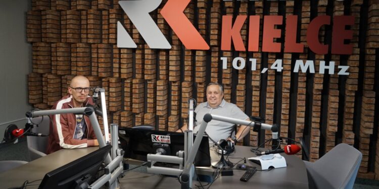 19.08.2021. Radio Kielce. Punkty Widzenia. Na zdjęciu (od lewej): Damian Wysocki - Radio eM Kielce, Jakub Rożek - Radio Kielce. / Sebastian Kalwat / Radio Kielce