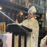 04.08.2021. Sandomierz. Pielgrzymi wyruszają na szlak pątniczy. Na zdjęciu: Krzysztof Nitkiewicz - biskup sandomierski / Grażyna Szlęzak-Wójcik / Radio Kielce