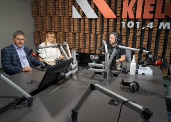 17.08.2021. Radio Kielce. Punkty Widzenia. Na zdjęciu (od lewej): Jarosław Karyś - radny PIS, Katarzyna Czech-Kruczek - radna PO, Robert Szumielewicz - Radio Kielce / Sebastian Kalwat / Radio Kielce