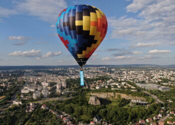 08.08.2021. Kielce. Balon promujący szczepienia przeciw COVID-19 / Waldemar Lekan