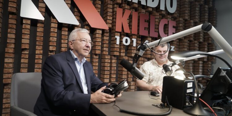 Na zdjęciu: Krzysztof Lipiec - prezes świętokrzyskich struktur PiS, Radosław Podsiadły - Radio Kielce / Dionizy Krawczyński / Radio Kielce