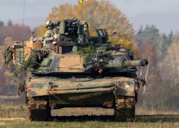 Czołg M1 Abrams / Shutterstock