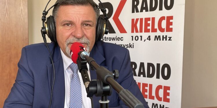 03.08.2021. Ostrowiec Świętokrzyski. Rozmowa Dnia. Na zdjęciu: Andrzej Kryj - poseł PiS / Emilia Sitarska / Radio Kielce