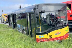 27.08.2021. Kielce. Wypadek miejskiego autobusu / Piotr Kwaśniewski / Radio Kielce