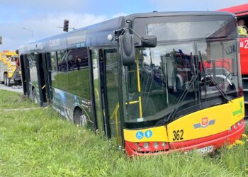 27.08.2021. Kielce. Wypadek miejskiego autobusu / Piotr Kwaśniewski / Radio Kielce