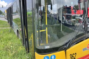 27.08.2021. Kielce. Wypadek miejskiego autobusu / Piotr Kwaśniewski / Radio Kielce