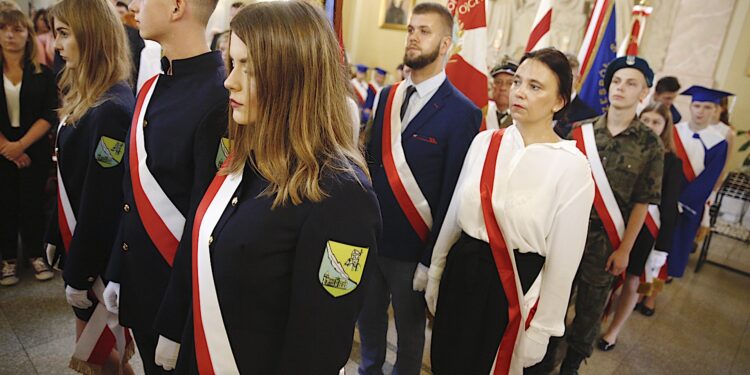 Łopuszno. Inauguracja roku szkolnego w Powiatowym Zespole Szkół w Łopusznie / Jarosław Kubalski / Radio Kielce