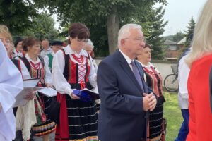 22.08.2021. Mirzec. Święto Plonów połączone z jubileuszem kół gospodyń wiejskich. Na zdjęciu poseł Krzysztof Lipiec / Anna Głąb / Radio Kielce