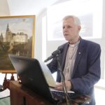 28.08.2021. Święty Krzyż. Sesja historyczno-krajoznawcza. Na zdjęciu: ojciec Marian Puchała - superior klasztoru ojców oblatów / Jarosław Kubalski / Radio Kielce