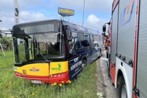 27.08.2021. Kielce. Wypadek miejskiego autobusu / Piotr Kwaśniewski / Radio Kielce