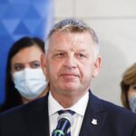 16.08.2021. Skarżysko-Kamienna. Otwarcie dworca kolejowego. Na zdjęciu: senator Jarosław Rusiecki / Jarosław Kubalski / Radio Kielce