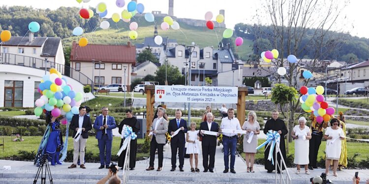 15.08.2021. Chęciny. Otwarcie parku miejskiego / Jarosław Kubalski / Radio Kielce