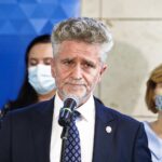 16.08.2021. Skarżysko-Kamienna. Otwarcie dworca kolejowego. Na zdjęciu: senator Krzysztof Słoń / Jarosław Kubalski / Radio Kielce