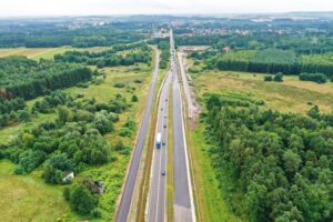 23.08.2021. Bilcza. Przebudowa drogi krajowej nr 73 / Jarosław Kubalski / Radio Kielce