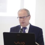 28.08.2021. Święty Krzyż. Sesja historyczno-krajoznawcza. Na zdjęciu: Andrzej Gąsior - burmistrz Nowej Słupi / Jarosław Kubalski / Radio Kielce