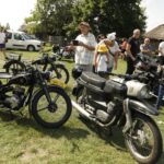 15.08.2021. Tokarnia. 15. Świętokrzyski Zlot Motocykli SHL i Pojazdów Zabytkowych / Radio Kielce