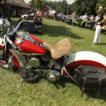 15.08.2021. Tokarnia. 15. Świętokrzyski Zlot Motocykli SHL i Pojazdów Zabytkowych / Radio Kielce