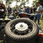 15.08.2021. Tokarnia. 15. Świętokrzyski Zlot Motocykli SHL i Pojazdów Zabytkowych / Radio Kielce