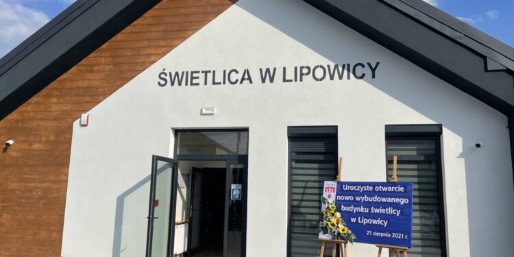 21.08.2021. Lipowica w gminie Chęciny. Oddanie do użytku świetlicy wiejskiej / Iwona Murawska / Radio Kielce