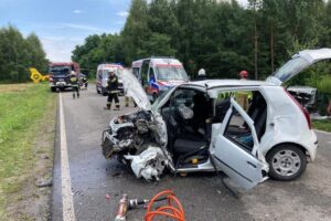 01.08.2021. Osiek. Wypadek na drodze wojewódzkiej 765 / KP PSP Staszów