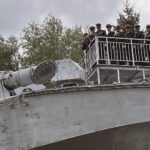 09.08.2021. Skarżysko-Kamienna. Spotkanie członków Stowarzyszenia Rezerwistów Marynarki Wojennej z dyrekcją i pracownikami Muzeum im. Orła Białego / Anna Głąb / Radio Kielce