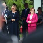 01.08.2021. Samsonów. Nowy wóz strażacki dla OSP w Samsonowie. Na zdjęciu (od lewej): Wojciech Ślefarski - wójt gminy Zagnańsk, Renata Janik - wicemarszałek województwa świętokrzyskiego i Anna Krupka - wiceminister kultury, dziedzictwa narodowego i sportu / Wiktor Taszłow / Radio Kielce