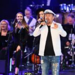 01.08.2021. Kielce. Koncert „Wspominamy Krzysztofa Krawczyka w anegdotach”. Na zdjęciu: Krzysztof K.A.S.A. Kasowski / Wiktor Taszłow / Radio Kielce
