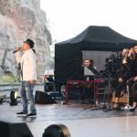 01.08.2021. Kielce. Koncert „Wspominamy Krzysztofa Krawczyka w anegdotach”. Na zdjęciu 9po lewej): Krzysztof K.A.S.A. Kasowski / Wiktor Taszłow / Radio Kielce