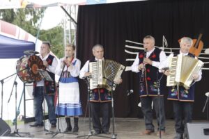 29.08.2021. Strawczyn. I Festiwal Muzyki Ludowej Ziemi Kieleckiej / Jarosław Kubalski / Radio Kielce