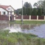 31.08.2021. Kielce. Zatorowany przepływ rzeki Lubrzanki przy ulicy Zielnej / Jarosław Kubalski / Radio Kielce