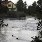 31.08.2021. Kielce. Zatorowany przepływ rzeki Lubrzanki przy ulicy Zielnej / Jarosław Kubalski / Radio Kielce