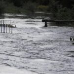 31.08.2021. Kielce. Zatorowany przepływ rzeki Lubrzanki przy ulicy Zielnej / Jarosław Kubalski / Radio Kielce
