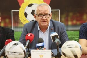 19.08.2021. Kielce. Podpisanie umowy pomiędzy ŚZPN, a kielecką firmą RS Active, dystrybutorem marki Hummel / Wiktor Taszłow / Radio Kielce