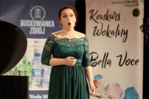 19.08.2021 Busko-Zdrój. Koncert laureatów Międzynarodowego Konkursu Wokalnego „Bella Voce”. Na zdjęciu: Joanna Zaucha -1 miejsce, grupa starsza / Wiktor Taszłow / Radio Kielce