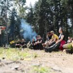 21.08.2021. Las nieopodal Nowin. VII Konwent Grupy Bushcraft Poland / Wiktor Taszłow / Radio Kielce