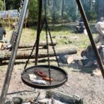 21.08.2021. Las nieopodal Nowin. VII Konwent Grupy Bushcraft Poland / Wiktor Taszłow / Radio Kielce