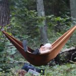 21.08.2021. Las nieopodal Nowin. VII Konwent Grupy Bushcraft Poland / Wiktor Taszłow / Radio Kielce